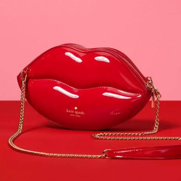 ♠️Kate Spade 3D Lip 💋 Mwah Valentine Chain Crossbody Bag, Canided Cherry Red - Picture 9 of 9
